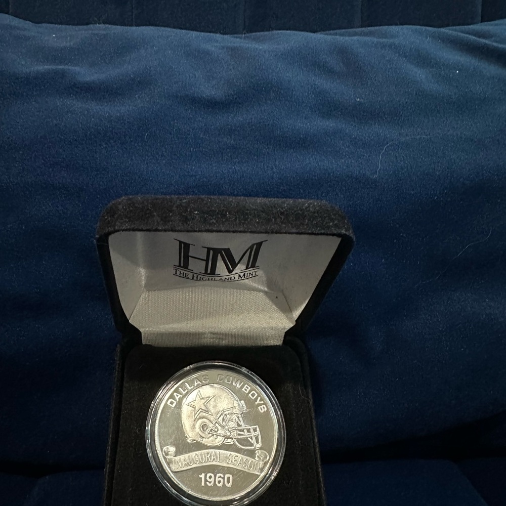 Highland Mint Dallas Cowboys 1960 Commemorative Game Coin